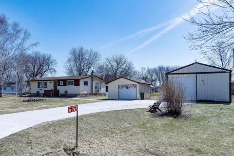 w285 Oak Street, Fremont, WI 54940