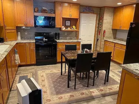 Kitchen - 4928 N Meade St, Appleton, WI 54913 photo 3 of 4