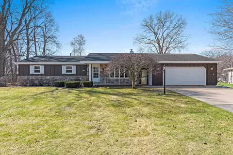 2245 Larkspur Dr, Appleton, WI 54915
