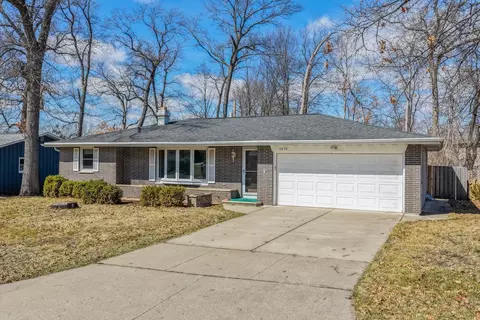 2070 W Point Ter, Green Bay, WI 54304
