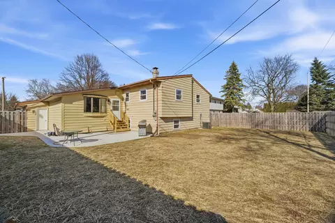 Exterior - 1223 W Grant St, Appleton, WI 54914 photo 2 of 3