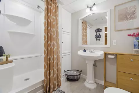 Bath - 1223 W Grant St, Appleton, WI 54914 photo 3 of 3