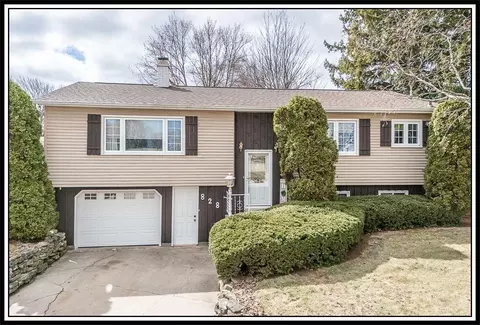 828 W Warren St, New London, WI 54961