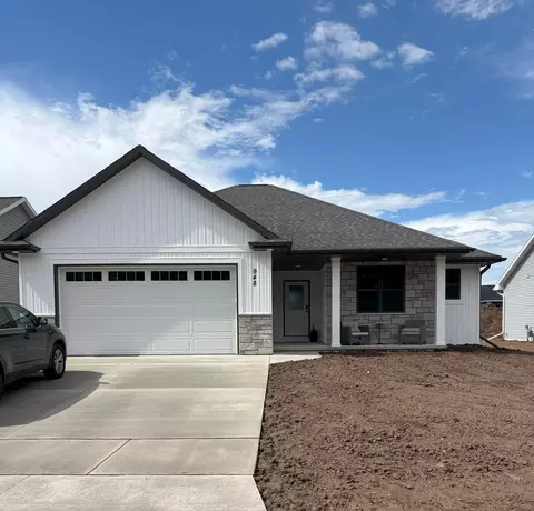 948 Enclave Ct, De Pere, WI 54115