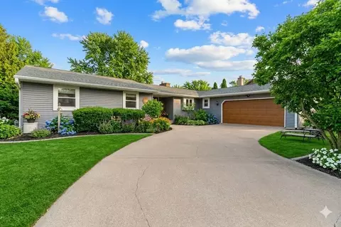 1866 Cliffview Ct, Oshkosh, WI 54901