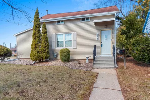 846 Oak St, De Pere, WI 54115
