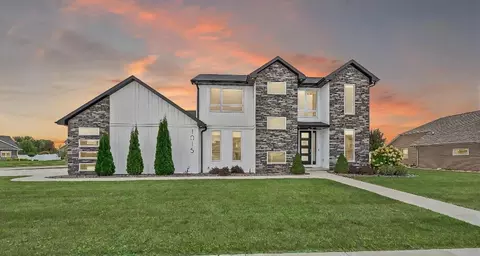 1015 Nutmeg Dr, De Pere, WI 54115