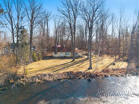 n7279 Sunset Drive, Gresham, WI 54128