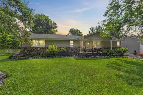 n4742 Thompson Road, Shiocton, WI 54170