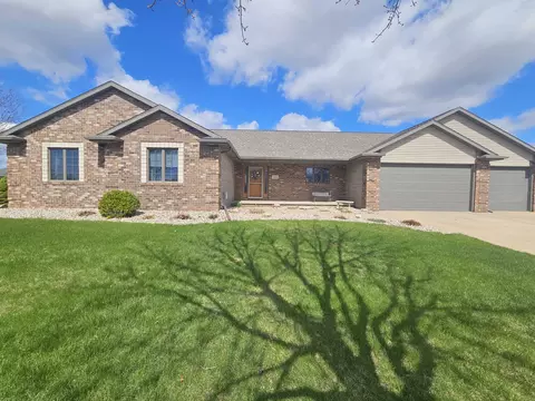 458 Windmill Dr, Kaukauna, WI 54130