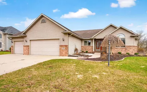 1321 Shooting Star Dr, Neenah, WI 54956
