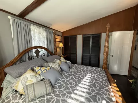 Bedroom - 921 Schabow St, Gresham, WI 54128 photo 2 of 3