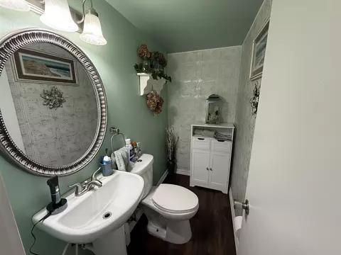 Bath - 921 Schabow St, Gresham, WI 54128 photo 1 of 2