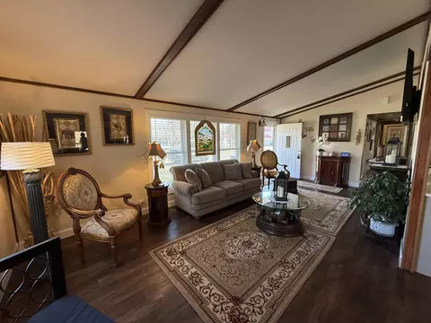 Living - 921 Schabow St, Gresham, WI 54128 photo 2 of 4