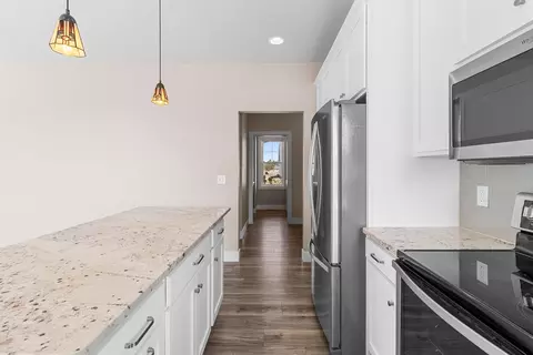 Kitchen - 5485 N Amethyst Dr, Appleton, WI 54913 photo 3 of 6