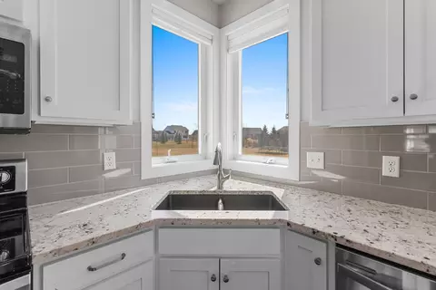 Kitchen - 5485 N Amethyst Dr, Appleton, WI 54913 photo 4 of 6