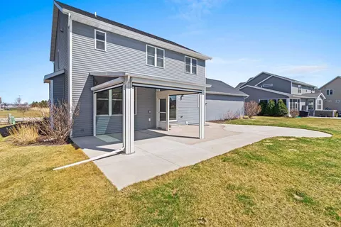 Exterior - 5485 N Amethyst Dr, Appleton, WI 54913 photo 2 of 11