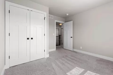Bedroom - 5485 N Amethyst Dr, Appleton, WI 54913 photo 9 of 12