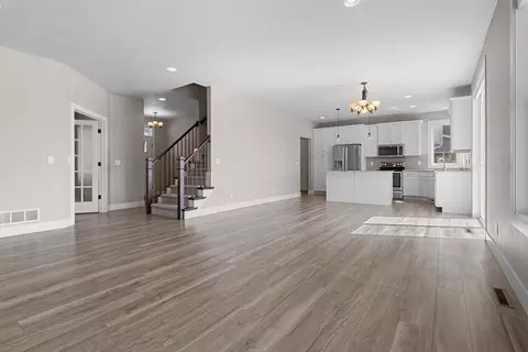 Living - 5485 N Amethyst Dr, Appleton, WI 54913 photo 2 of 5