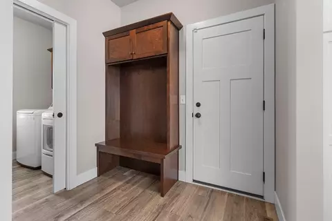 Entry Way - 5485 N Amethyst Dr, Appleton, WI 54913 photo 3 of 5
