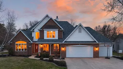 422 E Olde Paltzer Ct, Appleton, WI 54913