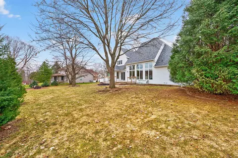 Exterior - 422 E Olde Paltzer Ct, Appleton, WI 54913 photo 3 of 6