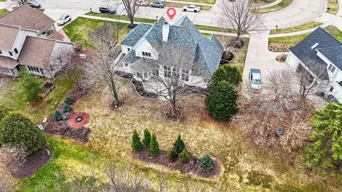 View/Area - 422 E Olde Paltzer Ct, Appleton, WI 54913 photo 2 of 8