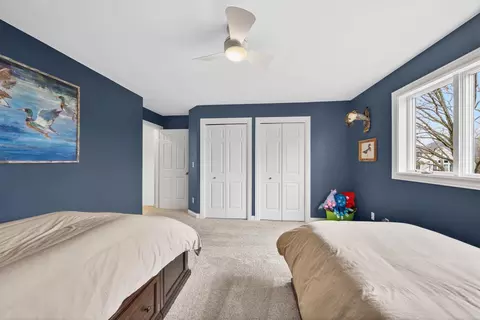 Bedroom - 422 E Olde Paltzer Ct, Appleton, WI 54913 photo 4 of 7