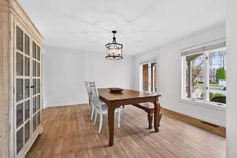 Dining - 422 E Olde Paltzer Ct, Appleton, WI 54913 photo 1 of 2