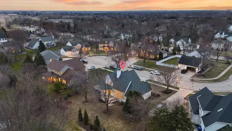 View/Area - 422 E Olde Paltzer Ct, Appleton, WI 54913 photo 1 of 8