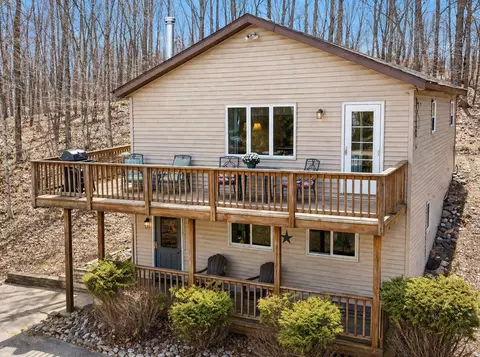 w16468 South Hilbert Drive, Armstrong Creek, WI 54103