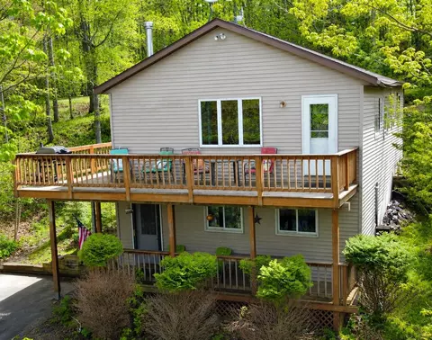 w16468 South Hilbert Drive, Armstrong Creek, WI 54103