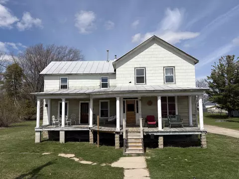 555 Pecor St, Oconto, WI 54153
