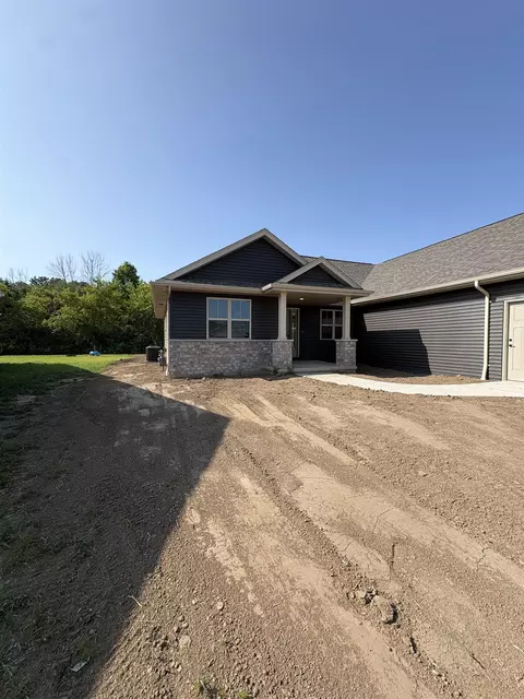 1723 Betty Jean Ln, Green Bay, WI 54313