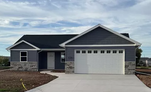 531 Willow Ct, New London, WI 54961