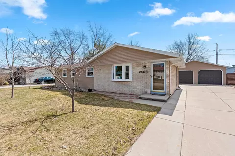 2466 Pecan St, Green Bay, WI 54311