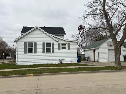 202 W Irving Ave, Oshkosh, WI 54901