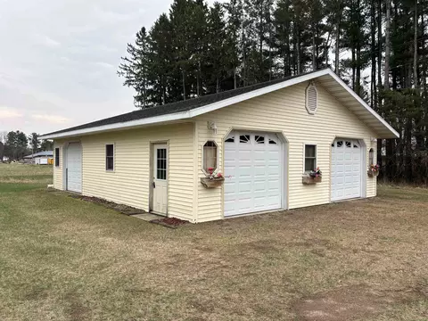 525 Summit St, Wild Rose, WI 54984