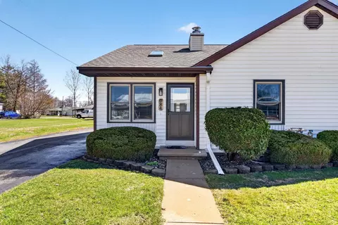 984 Tullar Rd #17, Neenah, WI 54956