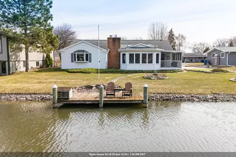 918 Leeward Ct, Oshkosh, WI 54901