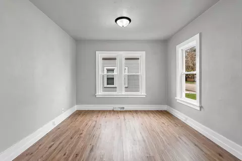 Living - 727 E Calumet St, Appleton, WI 54915 photo 4 of 5