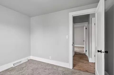 Bedroom - 727 E Calumet St, Appleton, WI 54915 photo 2 of 6