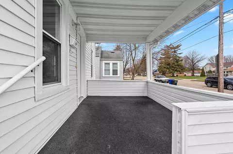 Exterior - 727 E Calumet St, Appleton, WI 54915 photo 5 of 9