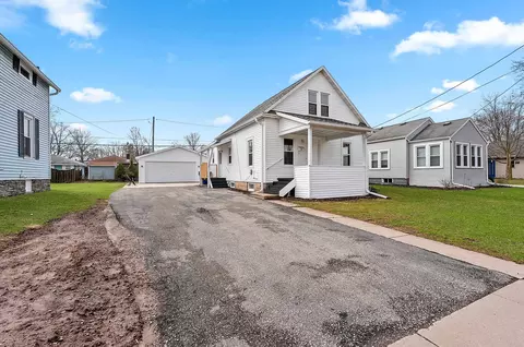 727 E Calumet St, Appleton, WI 54915