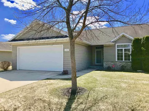 1442 Rushmore Cir, De Pere, WI 54115