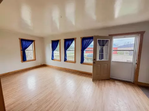 Living - e6170 Hidde Road, Marion, WI 54950 photo 1 of 4