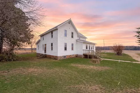 Exterior - e6170 Hidde Road, Marion, WI 54950 photo 4 of 6