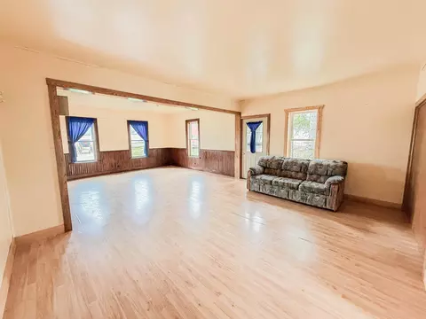 Living - e6170 Hidde Road, Marion, WI 54950 photo 3 of 4