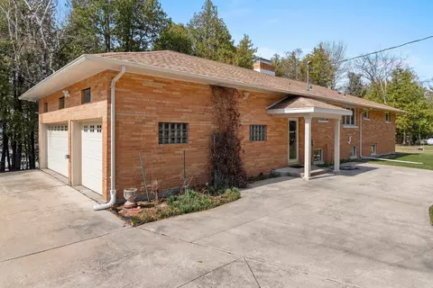 2441 White Star Rd, Brussels, WI 54204