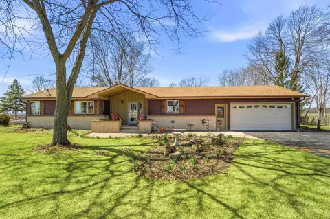 n6410 Hillview Road, Saint Cloud, WI 53079